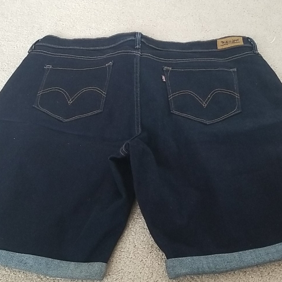 Levi's denim shorts - Picture 4 of 7